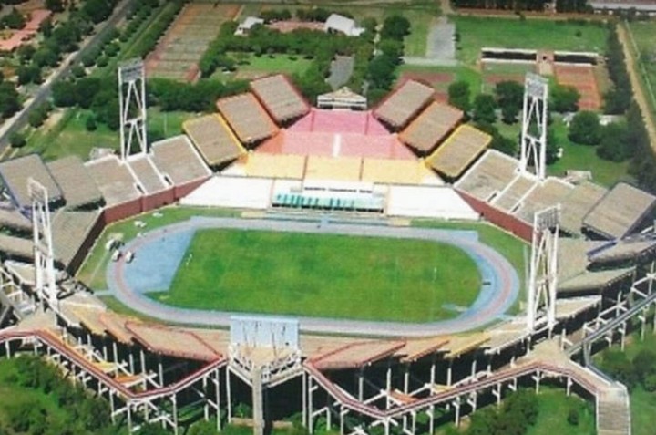 странный стадион в юар странный стадион в юар