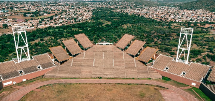 вид сверху на трибуны