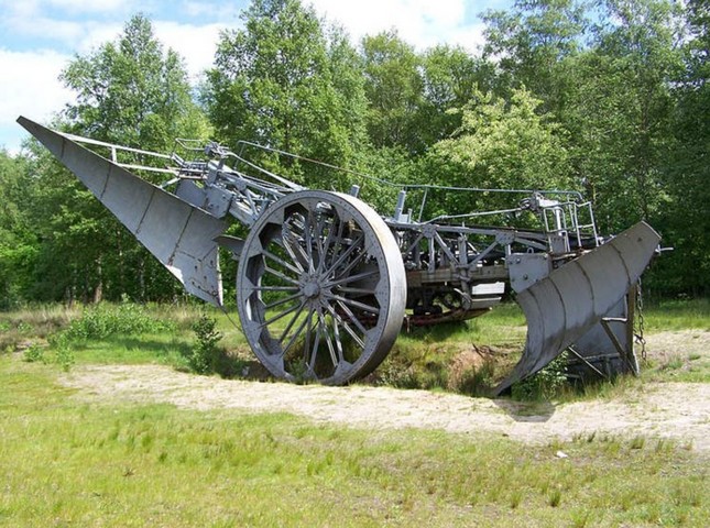 самый большой плуг самый большой плуг
