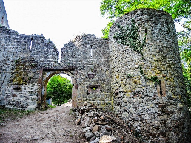 башни и вход в замок