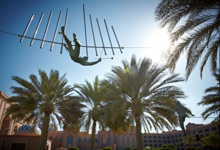 скульптуры ежи кендзеры