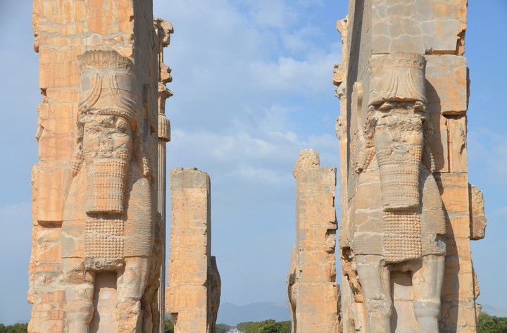 монумент ксеркса монумент ксеркса