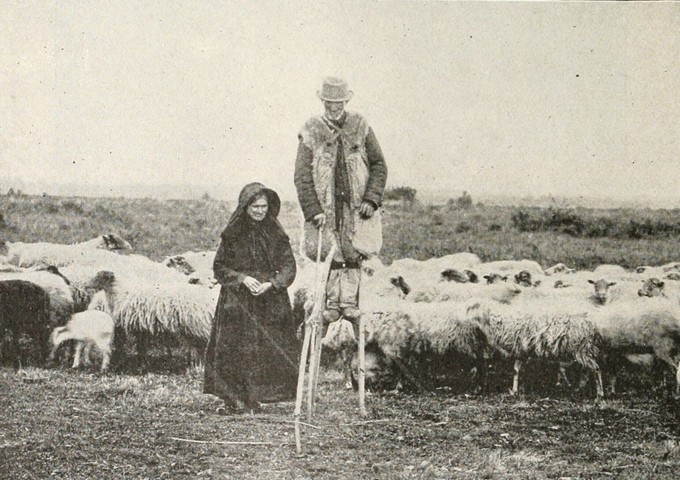 народ на ходулях во франции
