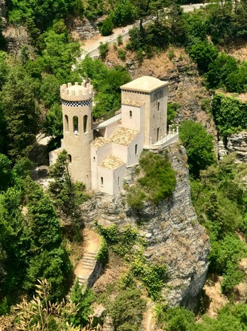 замок на Сицилии