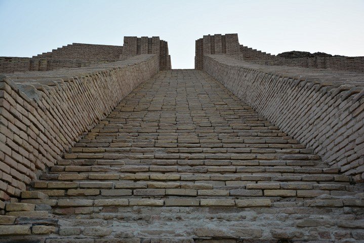 зиккурат в уре