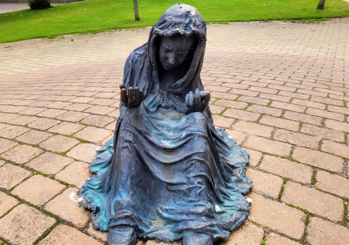 скульптура по сказке Андерсена