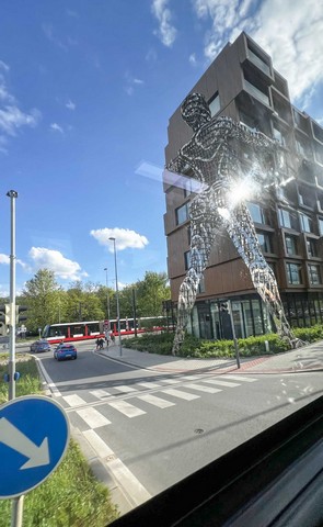 скульптура лилит в Праге скульптура лилит в Праге