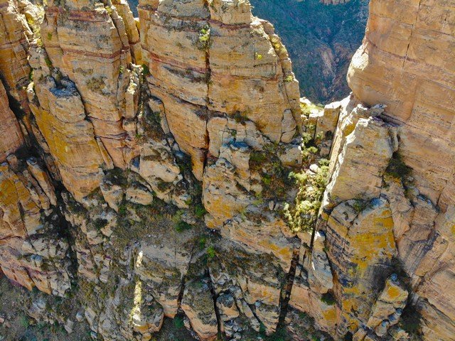 храм высоко на скалах храм высоко на скалах