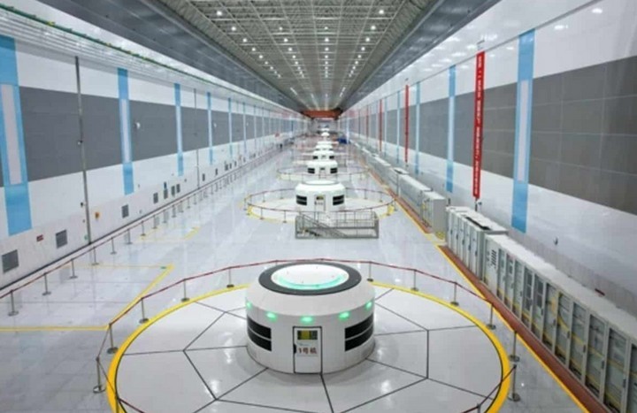 внутри станции