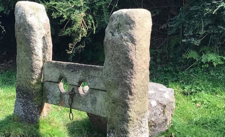 колодки для наказаний из прошлого