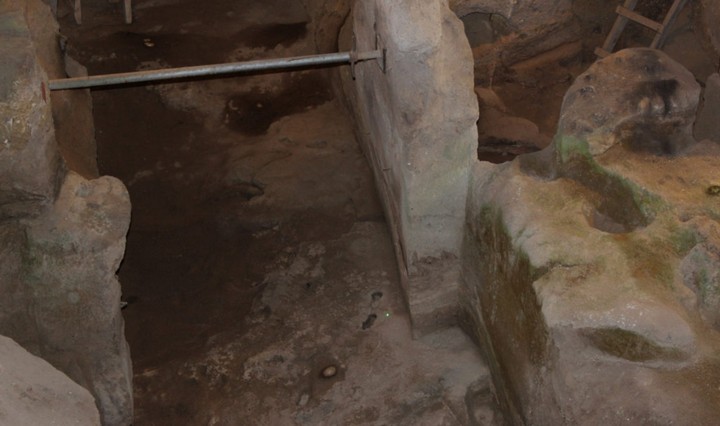 подземная стена