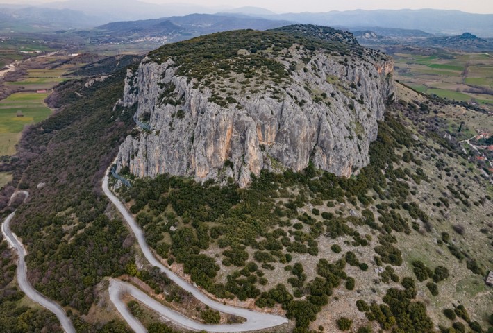вход в пещеры теопетра