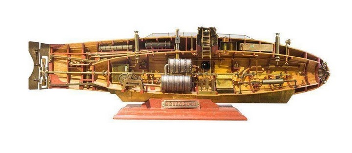 лодка в разрезе