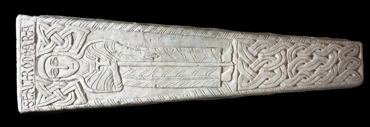 саркофаг Хродоары