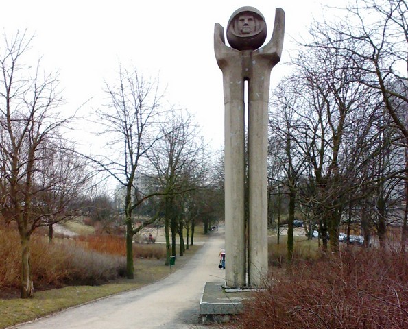 памятник гагарину