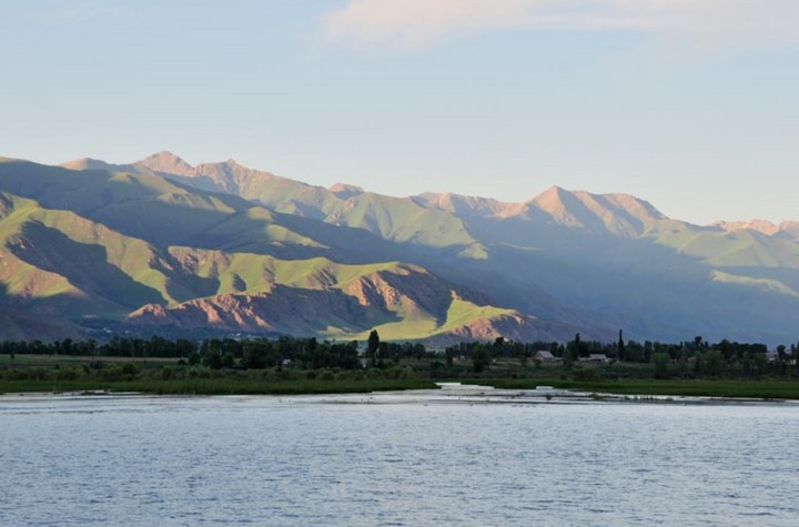 берега озера иссык-куль