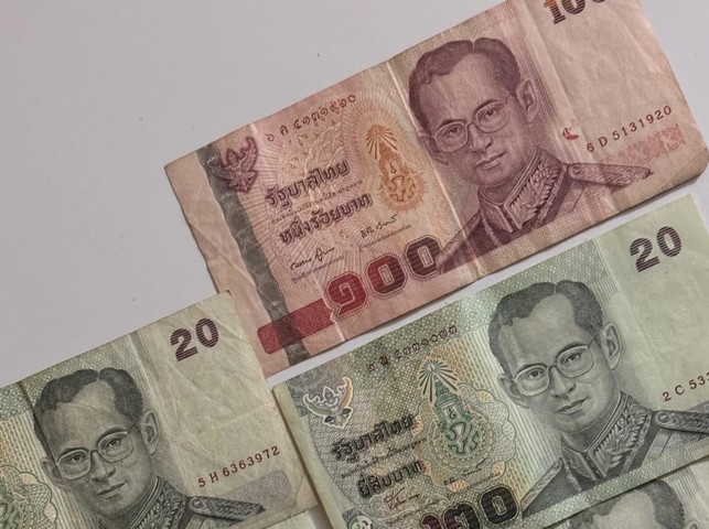 тайский бат