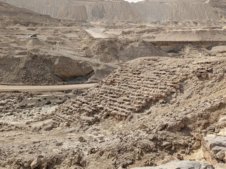 плотина неверных