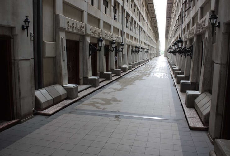 внутри сооружение