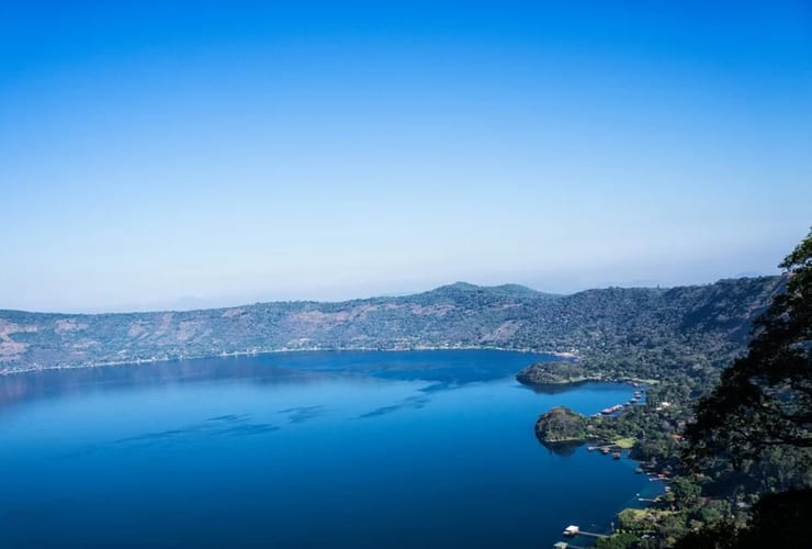 озеро в кратере вулкана