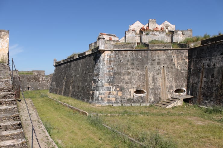 стены Носса-Сеньора-да-Граса