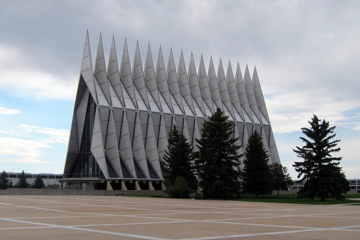 культовое здание как символ ВВС