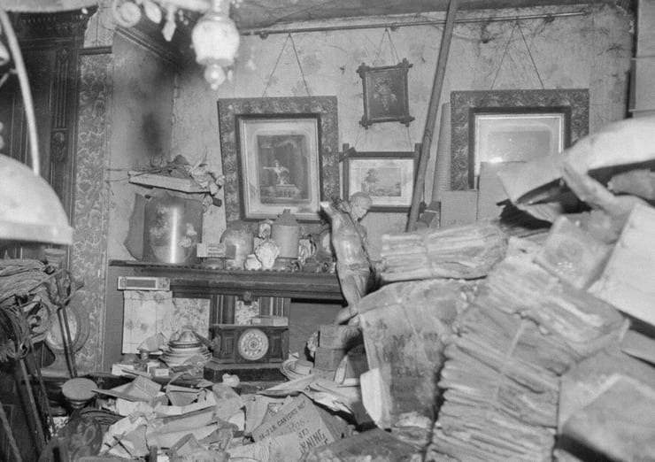 комната с хламом