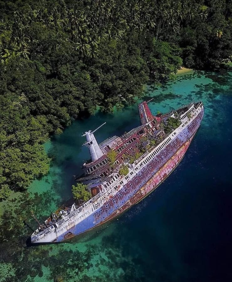 вид на корабль сверху