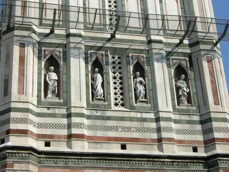 скульптуры колокольни