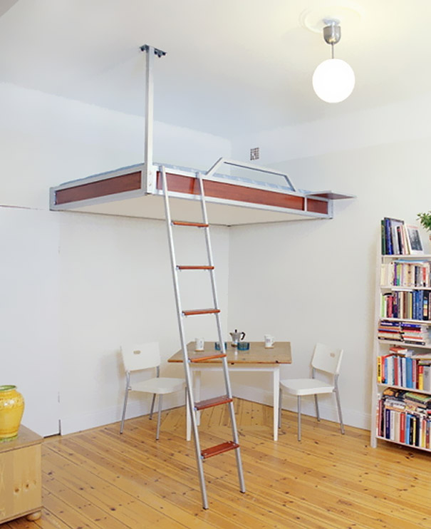 Под потолком