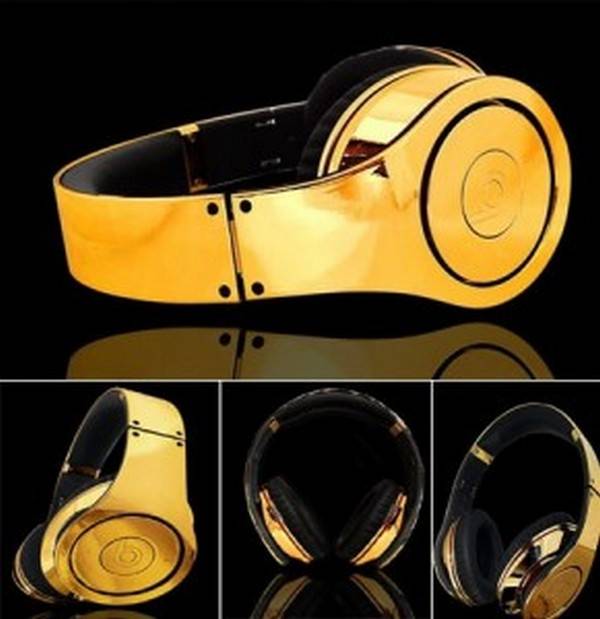 Наушники с элементами из золота