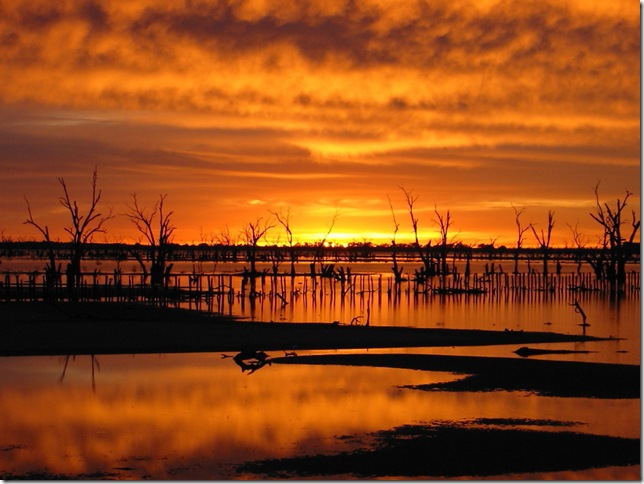 027_Sunrise_Lake_Victoria