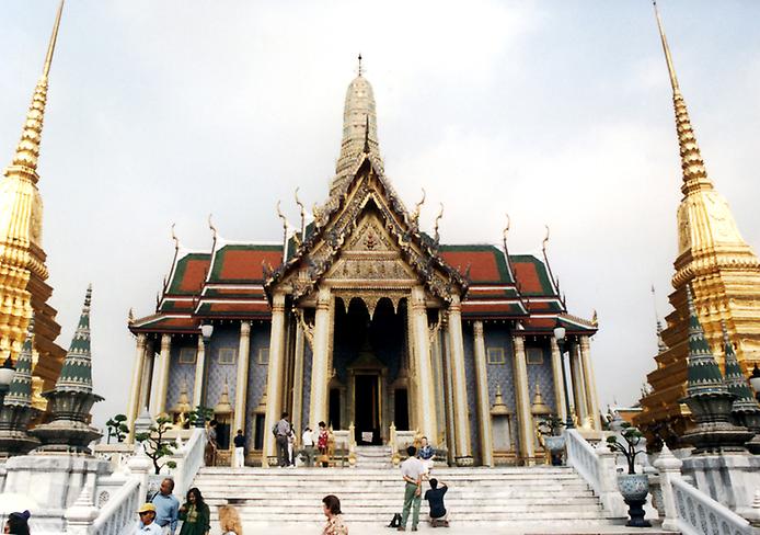 храм изумрудного будды