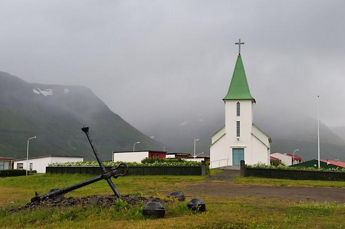 деревня Судурейри в Исландии