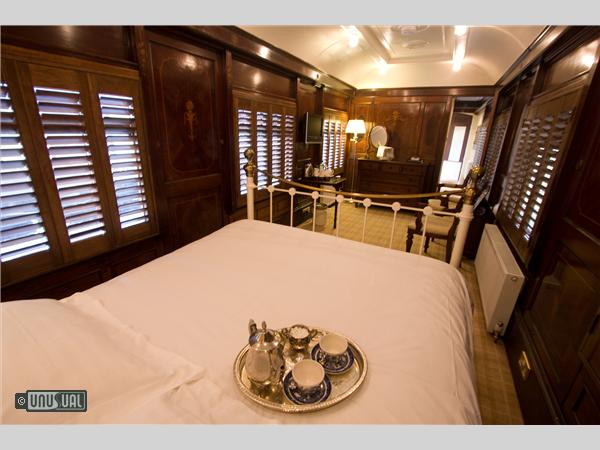 Спальня в железнодорожном вагоне