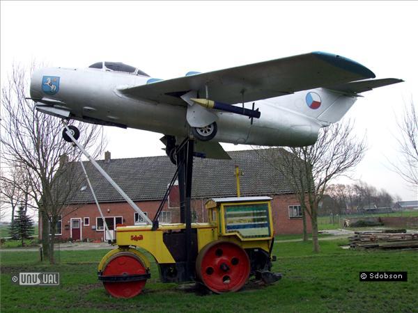 Скульптурная композиция на территории отеля