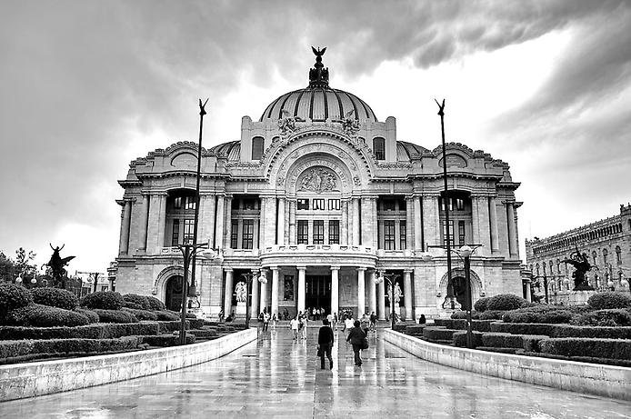 Дворец изящных искусств в Мехико