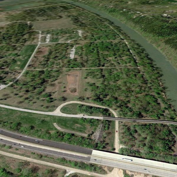 эвакуация жителей из заражённого города Таймс-Бич