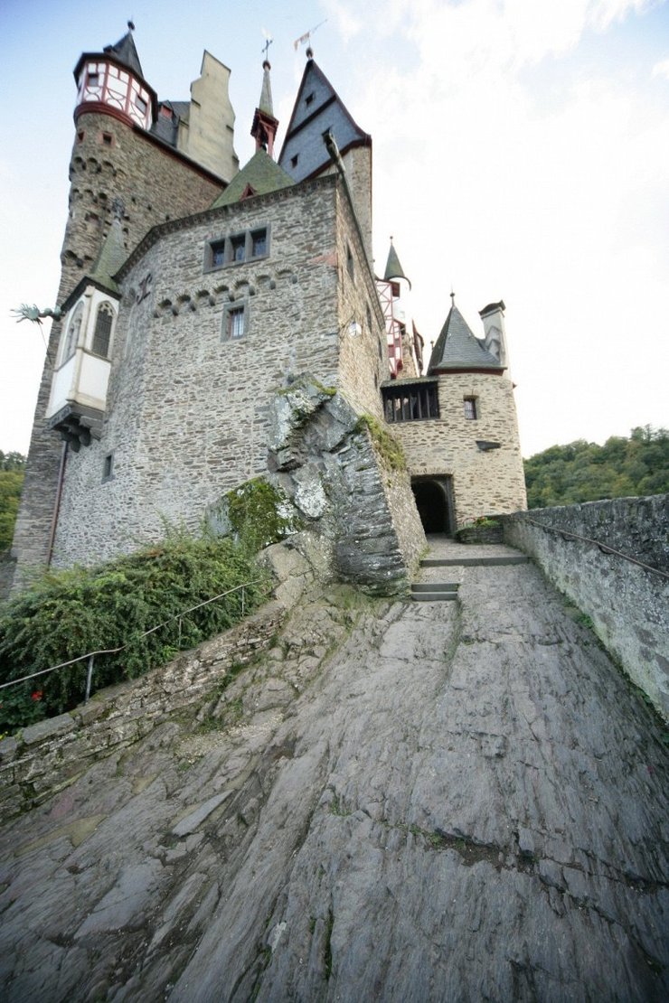 Готические архитектурные детали замка