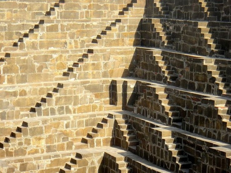 Архитектурные элементы павильонов Чанд Баори