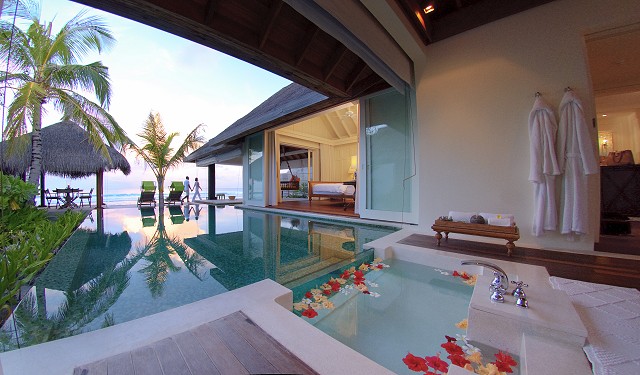 Эксклюзивные виллы Naladhu Resort с видом на океан