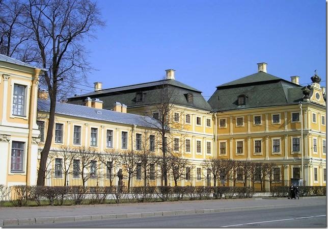 Menshikov_palace