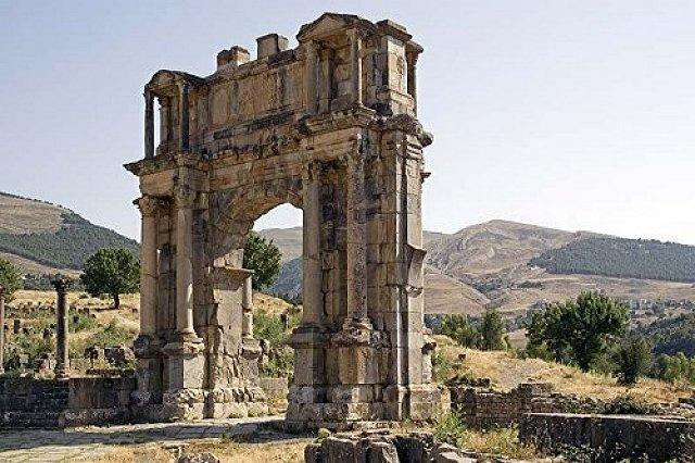 Арка Каракаллы в Джемиле, Алжир