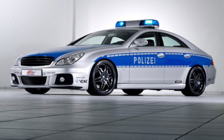 полицейский Mercedes Brabus Rocket CLS