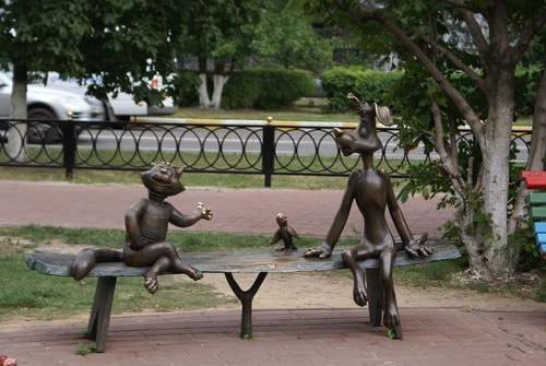 Бронзовые фигуры кота Матроскина и Шарика