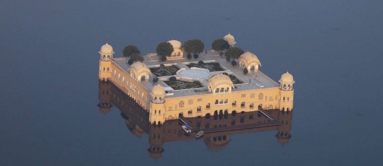 Джал Махал - затопленный дворец Джайпура. ФОТО