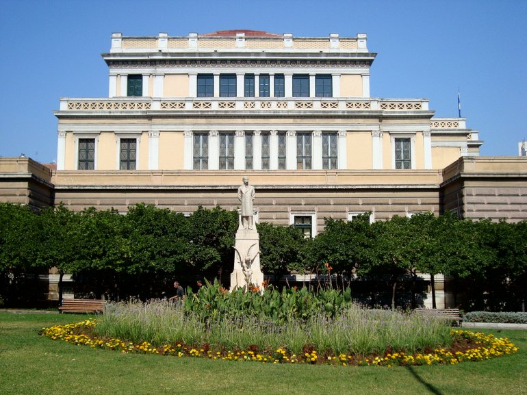 Здание Греческого Парламента и Королевский Дворец. ФОТО