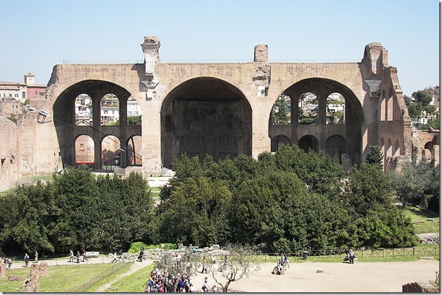 800px-Basilica_of_Constantine_in_the_Roman_Forum