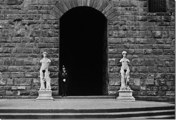 уличный момент в документальной фотографии