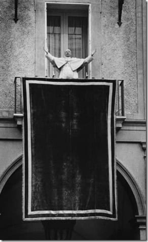 черно-белая фотография городской среды